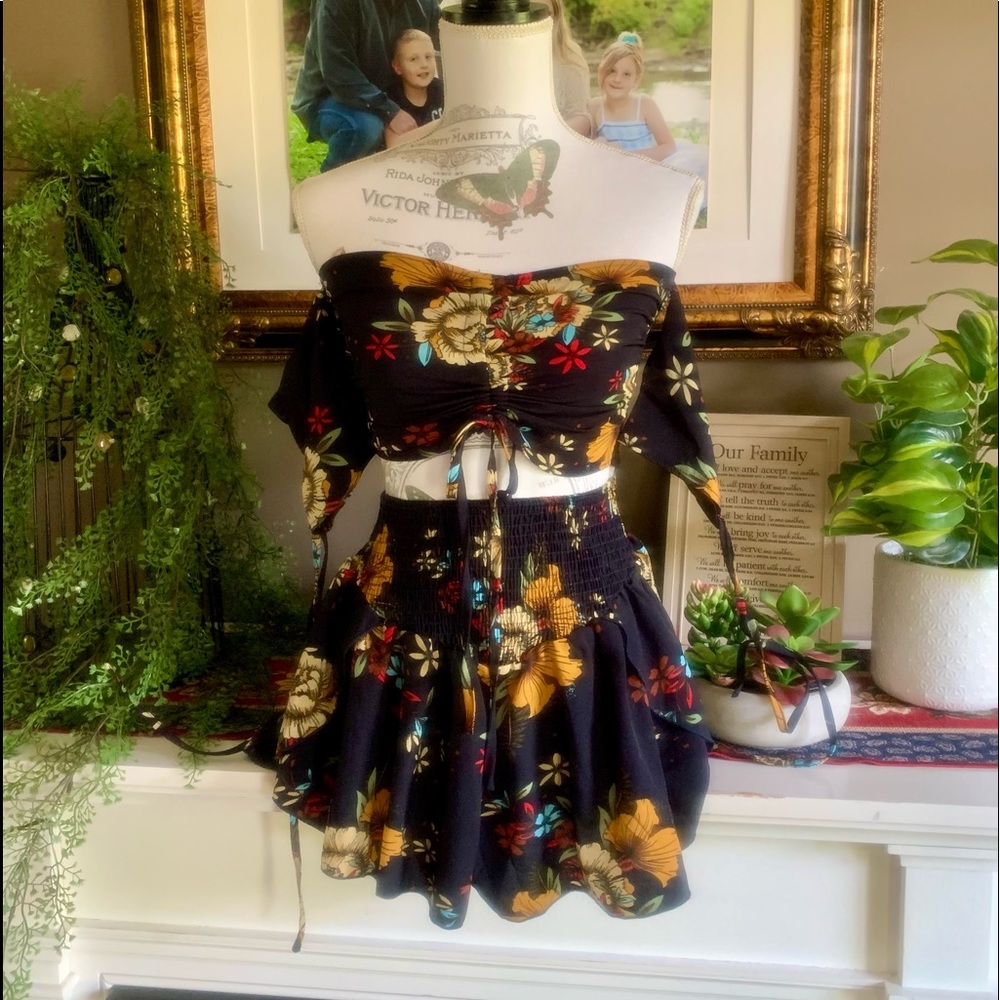🎉HP🎉 2 pc. Short set